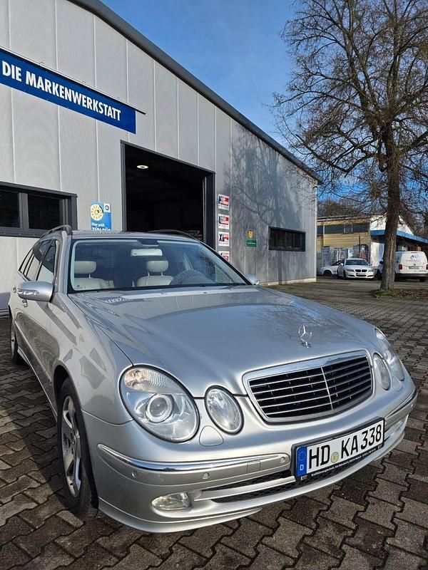 Gebraucht Mercedes E320 Avantgarde 224 PS (164 kW) 2003 Silber Kombi