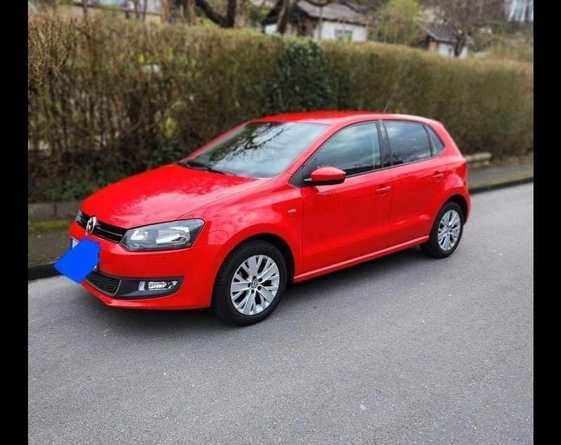 Rot Gebraucht 2013 VW Polo Life Limousine | 6.600 € (Superpreis) - Bild 1/4