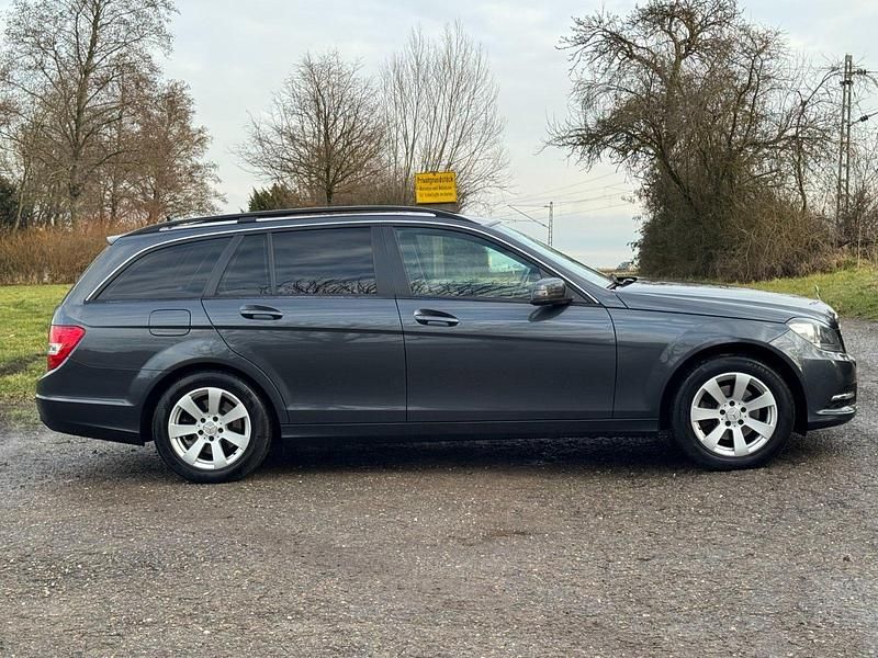 Gebraucht Mercedes C200 184 PS (135 kW) 2012 Tenoritgrau  metalliclack Kombi