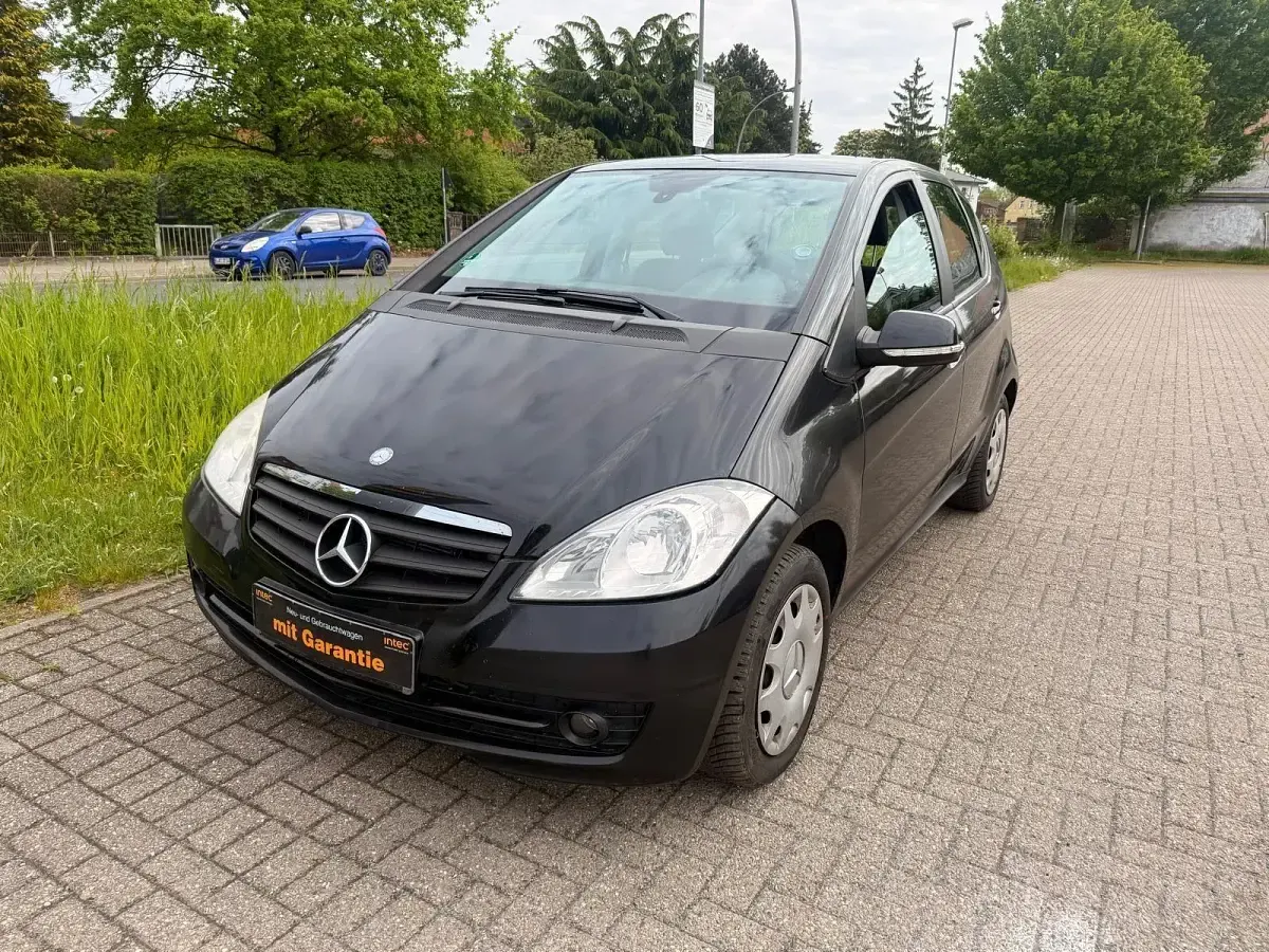 Gebraucht Mercedes A180 109 PS (80 kW) 2010 Schwarz Kleinwagen