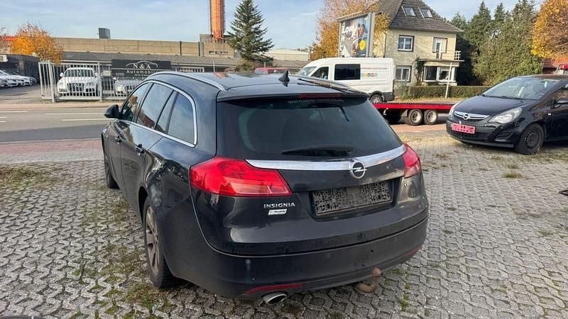 Gebraucht Opel Insignia Sport 131 PS (96 kW) 2010 Schwarz Kombi