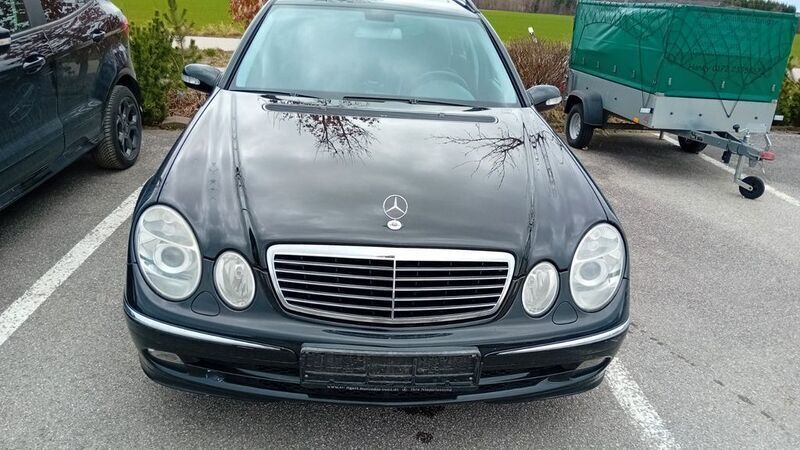 Schwarz Gebraucht 2006 Mercedes E350 Avantgarde Kombi | 2.000 € (Superpreis) - Bild 1/4