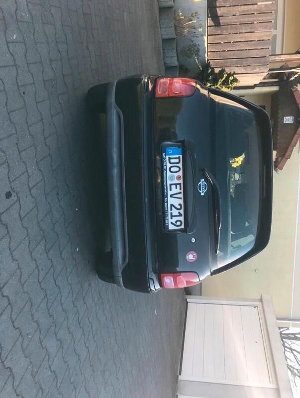 Schwarz Gebraucht 2001 Nissan Micra Kleinwagen | 400 € - Bild 1/4