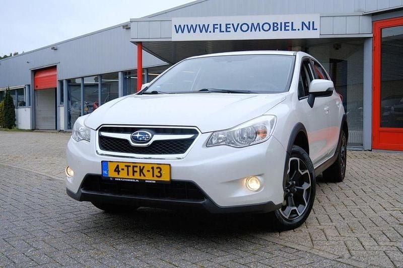 Weiß Gebraucht 2014 Subaru XV SUV | 10.850 € (Fairer Preis) - Bild 1/4