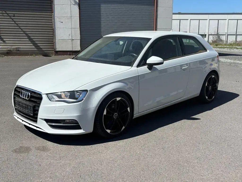 Second-hand Audi A3 Attraction 105 CP (77 kW) 2014 Alb Hatchback