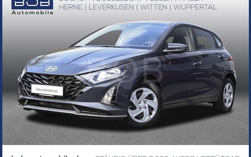 Silber Gebraucht 2025 Hyundai i20 Select Limousine | 18.390 € (Guter Preis) - Bild 1/4