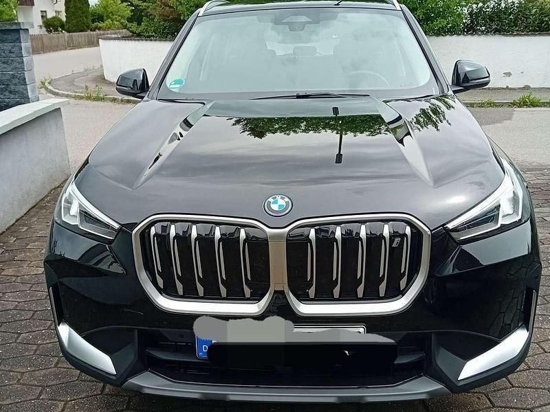 Schwarz Gebraucht 2023 BMW iX1 SUV | 39.300 € (Superpreis) - Bild 1/4
