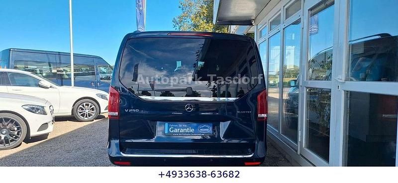 Gebraucht Mercedes V220 190 PS (139 kW) 2015 Cavansitblau Van / Kleinbus
