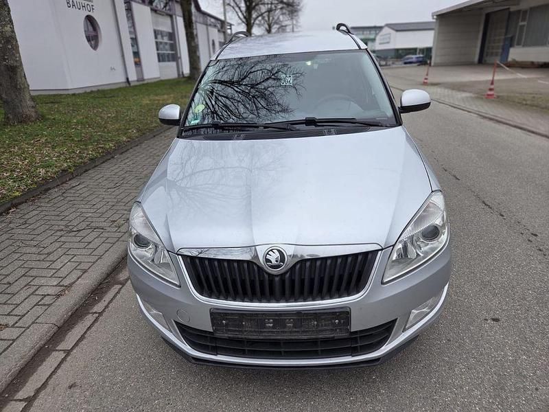 Gebraucht Skoda Roomster Plus Edition 90 PS (66 kW) 2013 Silber Van / Kleinbus