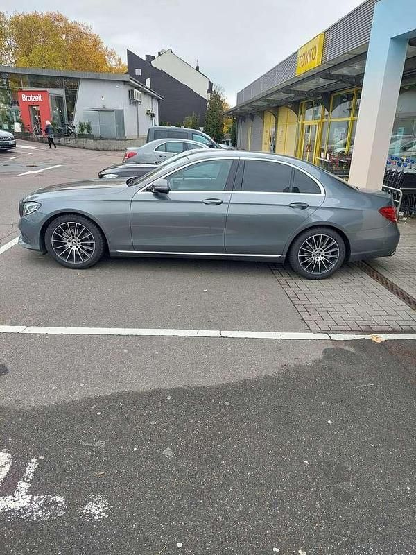 Gebraucht Mercedes E220 Exclusive 194 PS (142 kW) 2017 Kombi