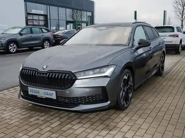 Neu Skoda Superb 193 PS (141 kW) 2025 Graphitegrau Kombi