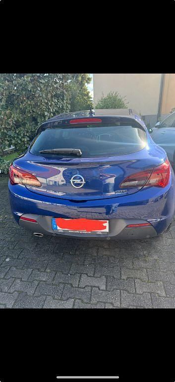 Blau Gebraucht 2014 Opel Astra GTC S Limousine | 8.499 € (Etwas zu teuer) - Bild 1/4