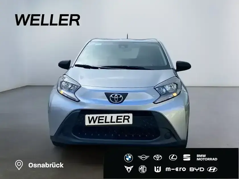 Gebraucht Toyota Aygo 72 PS (52 kW) 2022 Silver (silber) Kleinwagen
