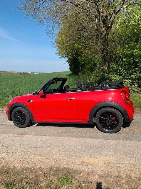 Second-hand Mini Cooper 136 CP (100 kW) 2017 Roșu Hatchback