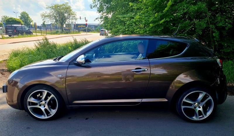 Gebraucht Alfa Romeo MiTo 105 PS (77 kW) 2011 Braun Kleinwagen