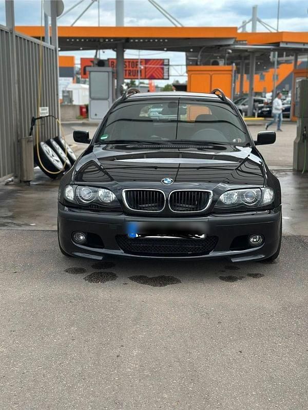 Schwarz Gebraucht 2003 BMW 318 Sport Line Kombi | 3.800 € (Teuer) - Bild 1/4