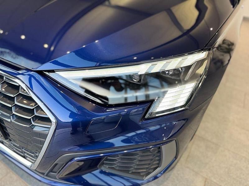 Gebraucht Audi A3 S-Line 150 PS (110 kW) 2021 Navarrablau metallic (metallic) Limousine