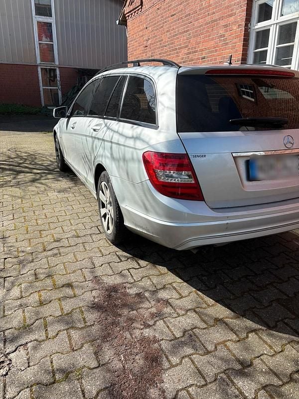 Gebraucht Mercedes C200 136 PS (100 kW) 2011 Silber Kombi