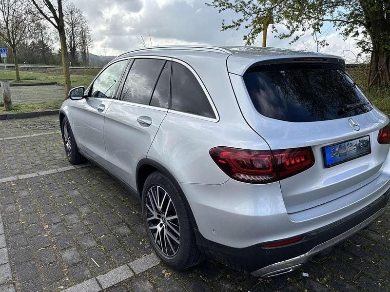 Gebraucht Mercedes GLC220 194 PS (142 kW) 2019 Silber SUV