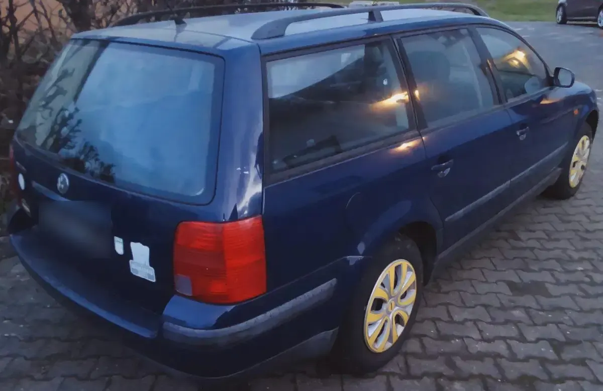 Gebraucht VW Passat 101 PS (74 kW) 1997 Blau Kombi