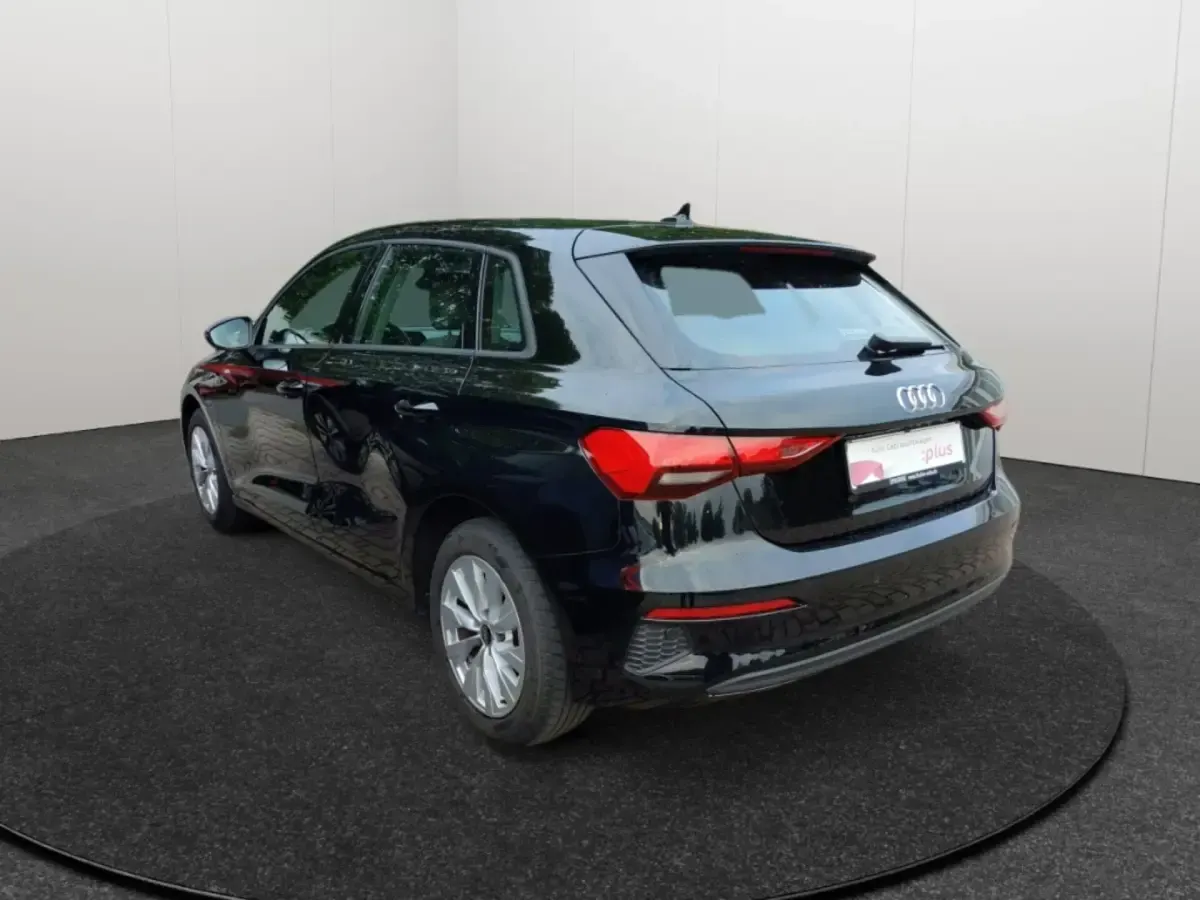 Gebraucht Audi A3 Sportback e-tron 204 PS (150 kW) 2022 Brillantschwarz Kleinwagen
