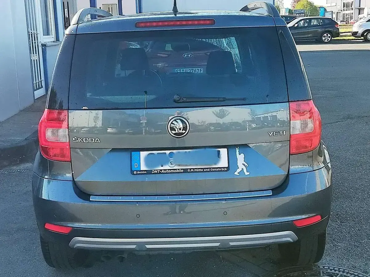 Gebraucht Skoda Yeti 110 PS (80 kW) 2015 Grau SUV