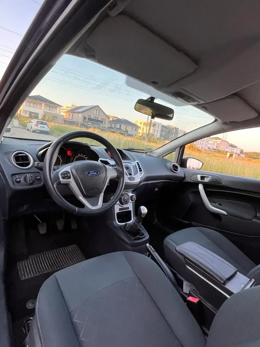 Gebraucht Ford Fiesta 60 PS (44 kW) 2012 Blau Kleinwagen