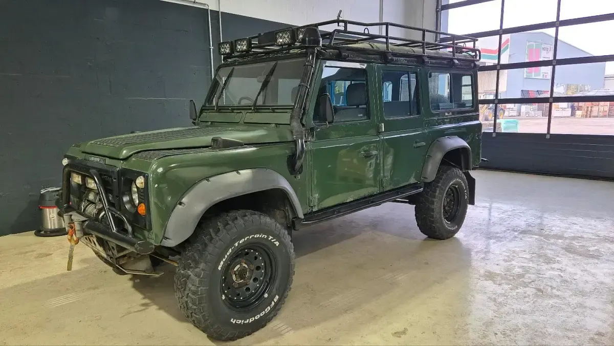 Gebraucht Land Rover Defender 200 PS (147 kW) 1982 Grün SUV