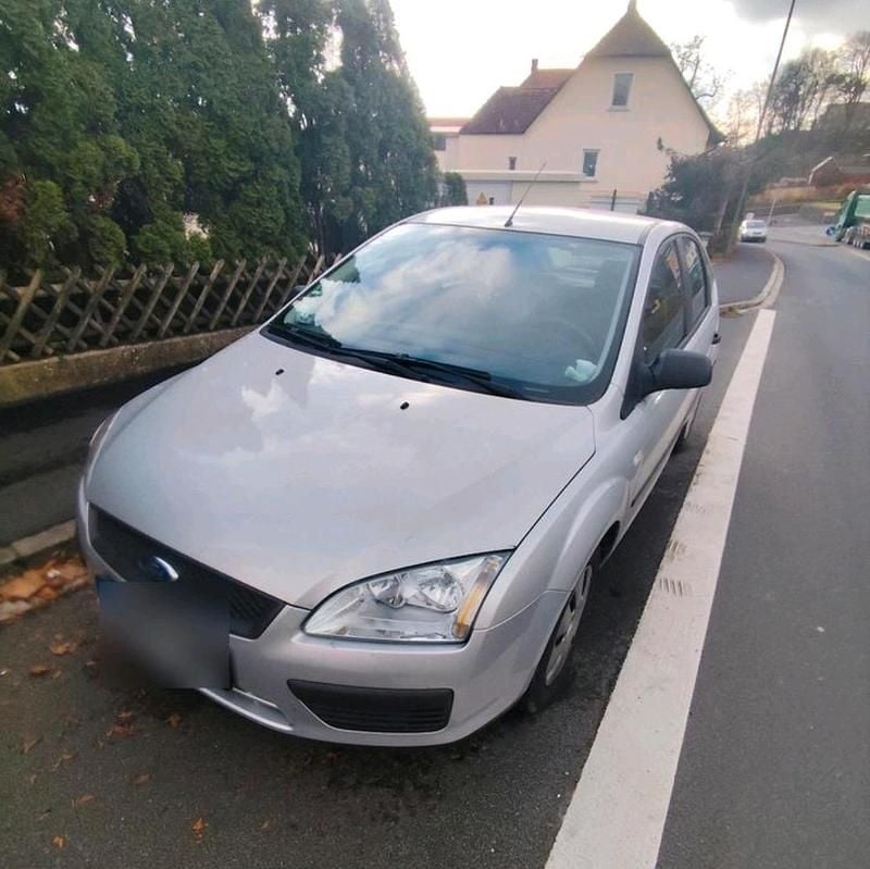 Second-hand Ford Focus 85 CP (62 kW) 2006 Argintiu Berlinǎ