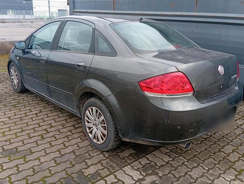 Gebraucht Fiat Linea 120 PS (88 kW) 2008 Grau Limousine