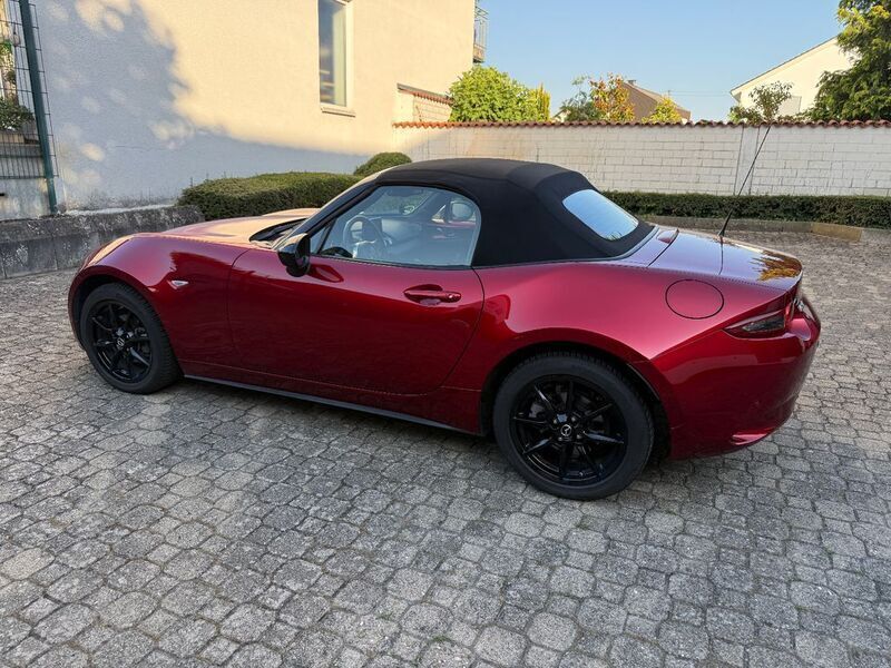 Rot Gebraucht 2021 Mazda MX5 Ad'Vantage Cabrio | 22.999 € (Fairer Preis) - Bild 1/4