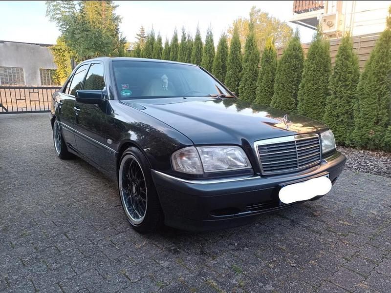 Gebraucht Mercedes C240 170 PS (125 kW) 1997 Schwarz Limousine