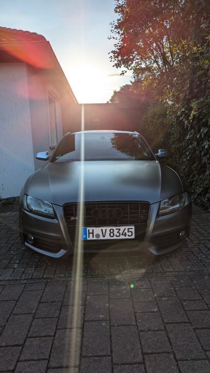 Grau Gebraucht 2010 Audi S5 Ambiente Coupé | 15.999 € - Bild 1/4