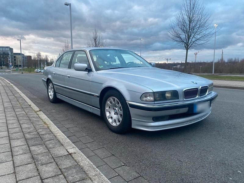 Gebraucht BMW 728 193 PS (141 kW) 1996 Silber Limousine