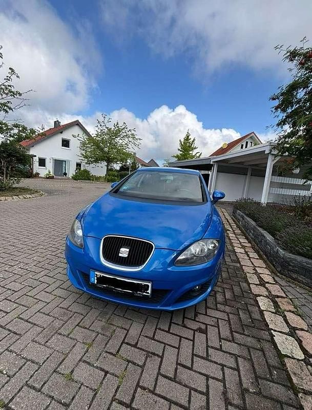 Blau Gebraucht 2010 Seat Leon Style Kleinwagen | 4.200 € (Etwas zu teuer) - Bild 1/4