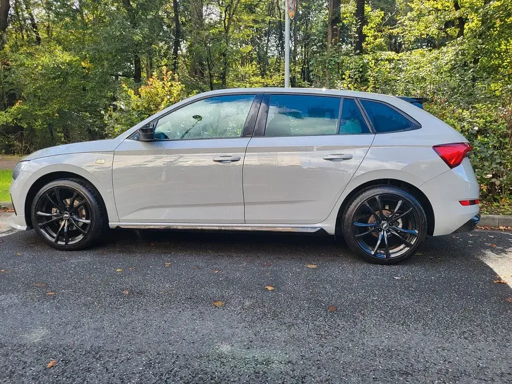Gebraucht Skoda Scala Monte Carlo 190 PS (139 kW) 2022 Schwarz Kleinwagen
