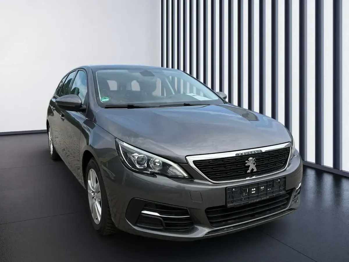 Gebraucht Peugeot 308 131 PS (96 kW) 2019 Grau Kombi