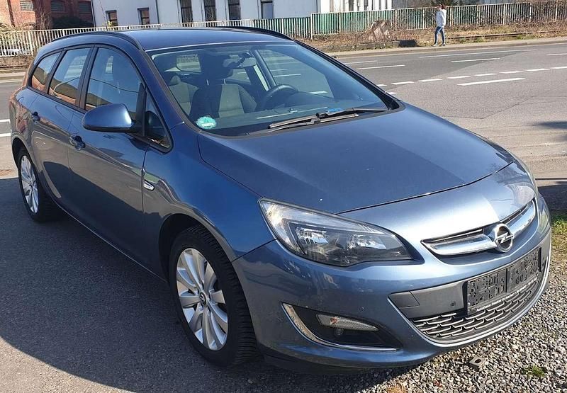 Gebraucht Opel Astra 110 PS (80 kW) 2013 Blau Kombi
