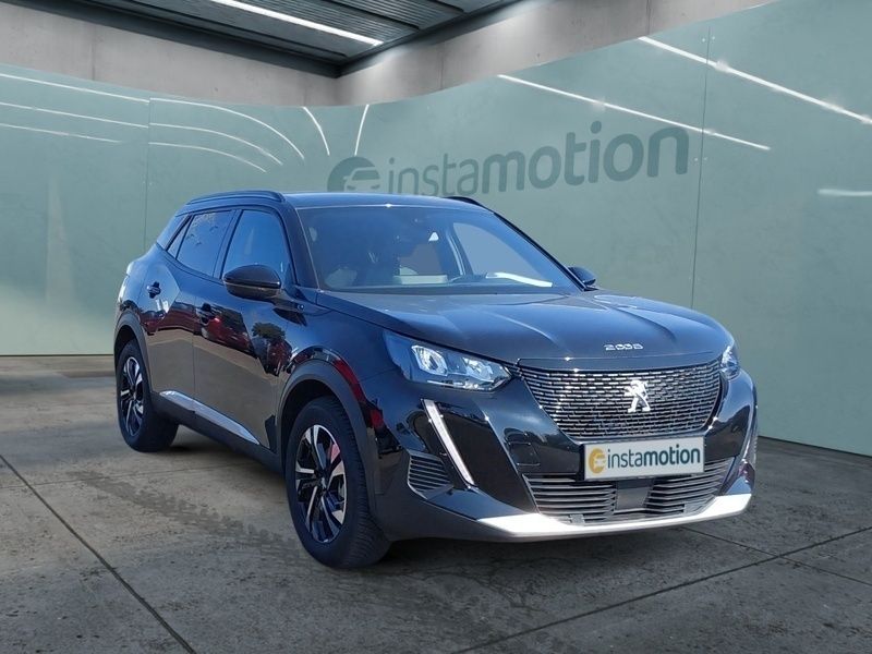 Schwarz Gebraucht 2023 Peugeot e-2008 Allure SUV | 25.270 € (Teuer) - Bild 1/4