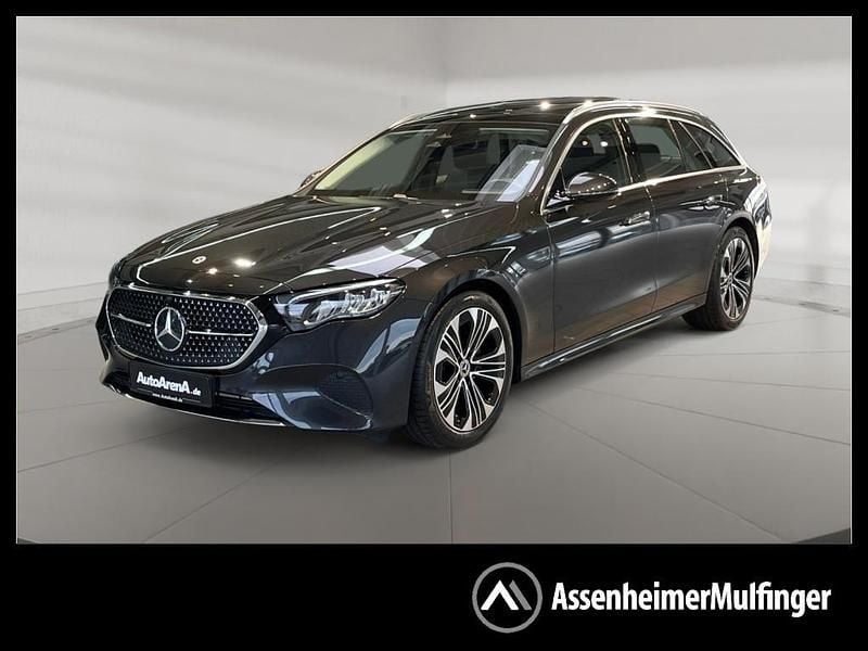 Grau Gebraucht 2024 Mercedes E220 Avantgarde Limousine | 44.989 € (Superpreis) - Bild 1/4