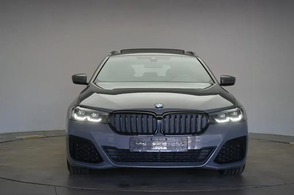 Gebraucht BMW 530 M Sport 252 PS (185 kW) 2022 Grau Kombi