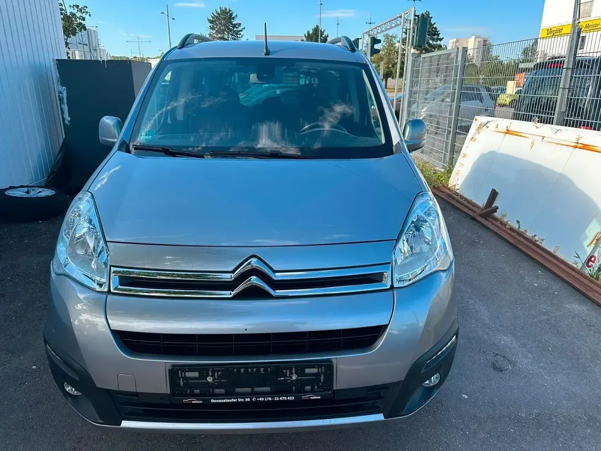 Gebraucht Citroën Berlingo PureTech 110 PS (80 kW) 2018 Grau Van / Kleinbus