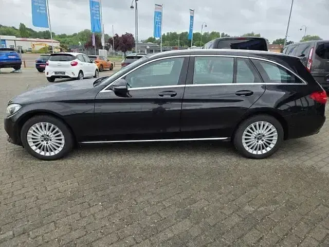 Gebraucht Mercedes C180 Exclusive 156 PS (114 kW) 2018 Schwarz Kombi
