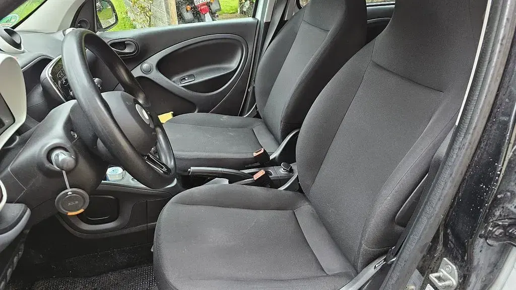 Gebraucht Smart ForFour Electric Drive 60 kW (82 PS) 2018 Weiß Limousine