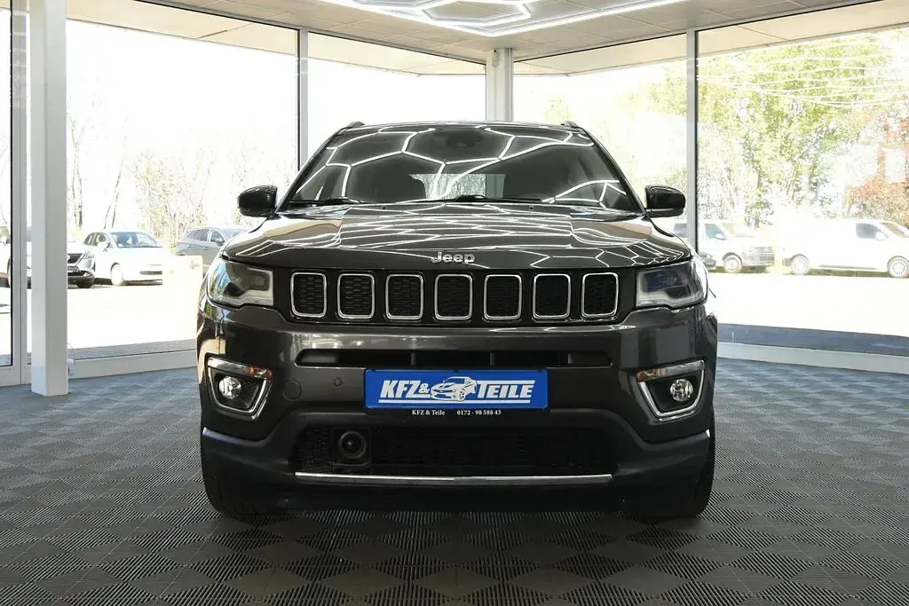 Usado Jeep Compass Limited 140 HP (102 kW) 2018 Prateado SUV