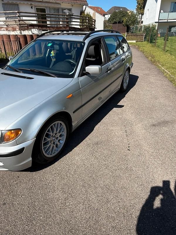 Gebraucht BMW 320 150 PS (110 kW) 2003 Grau Kombi
