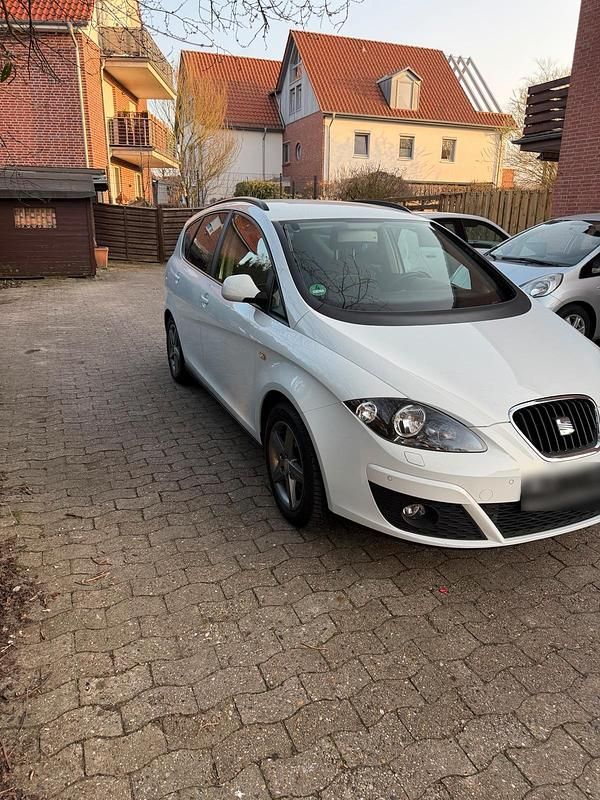 Gebraucht Seat Altea XL 105 PS (77 kW) 2014 Weiß Van / Kleinbus
