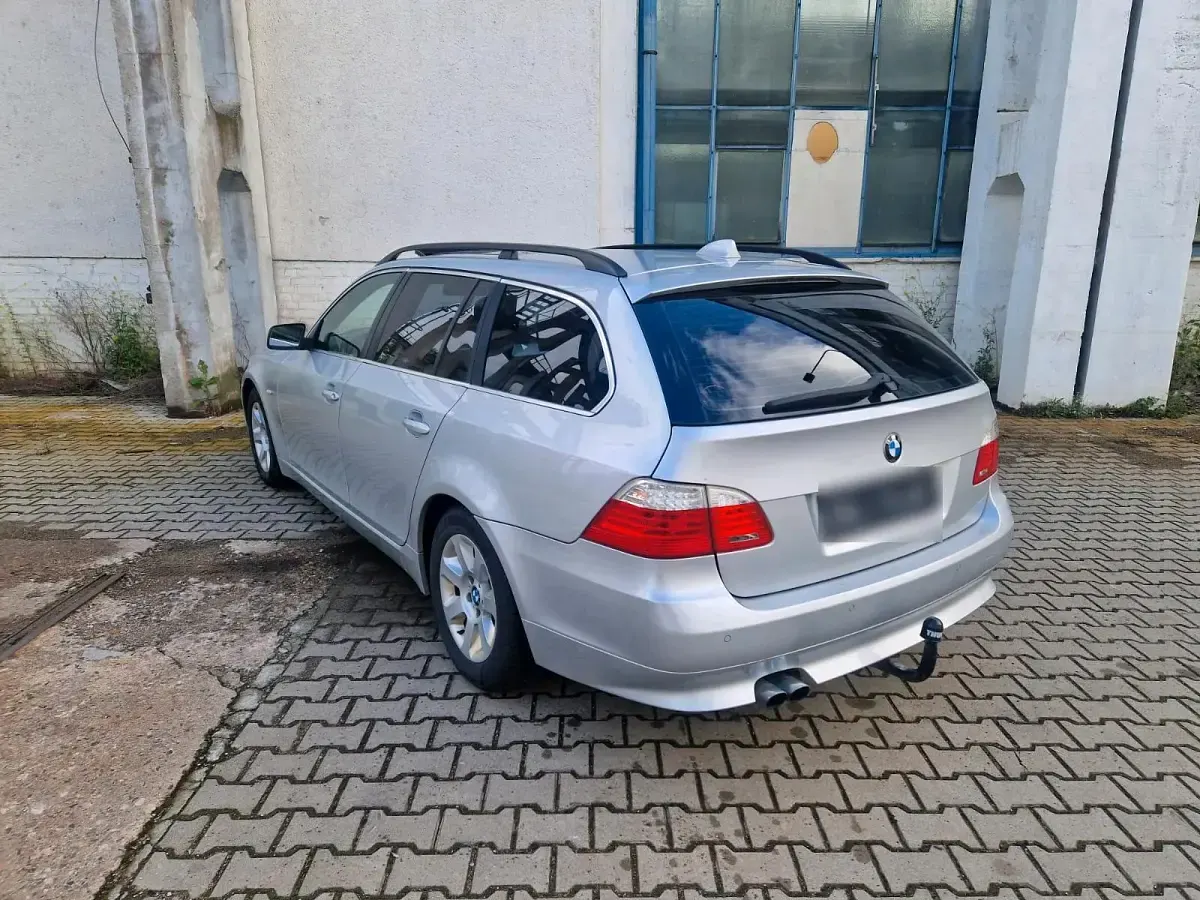 Gebraucht BMW 525 195 PS (143 kW) 2009 Silber Kombi