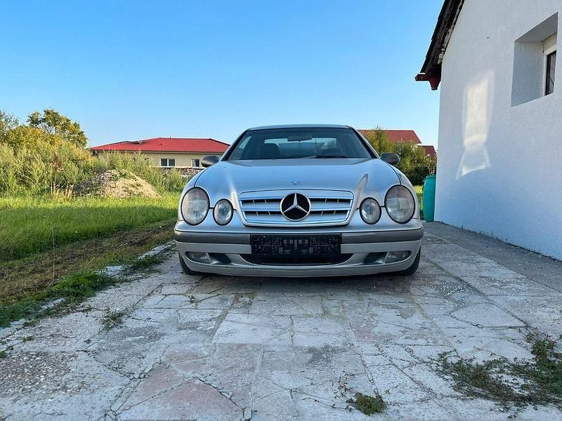 Grau Gebraucht 1999 Mercedes CLK430 Elegance Coupé | 9.700 € - Bild 1/4