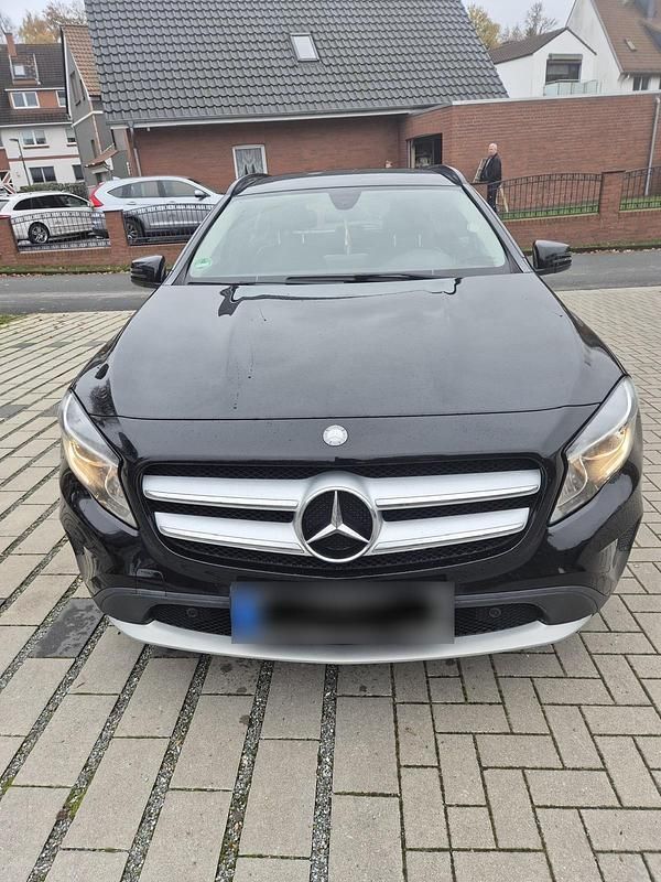 Gebraucht Mercedes CLA220 130 PS (95 kW) 2016 Schwarz Limousine